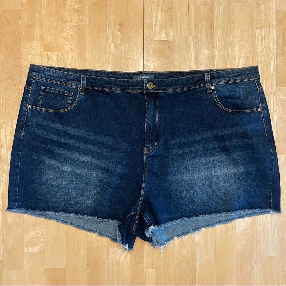 ModCloth Plus Size Cutoff Denim Jean Shorts size 28 NWT